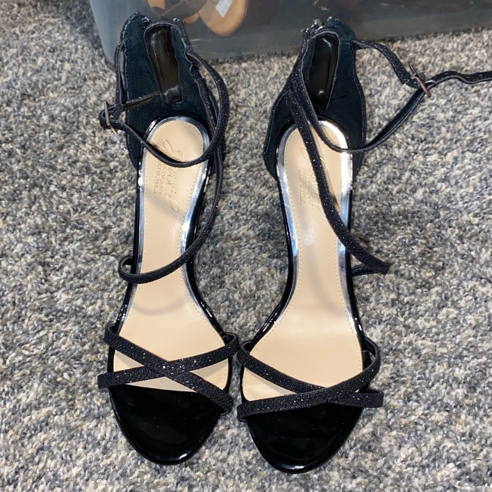 NWOT Badgley Mischka Jewel Strappy Evening Stiletto sz 6